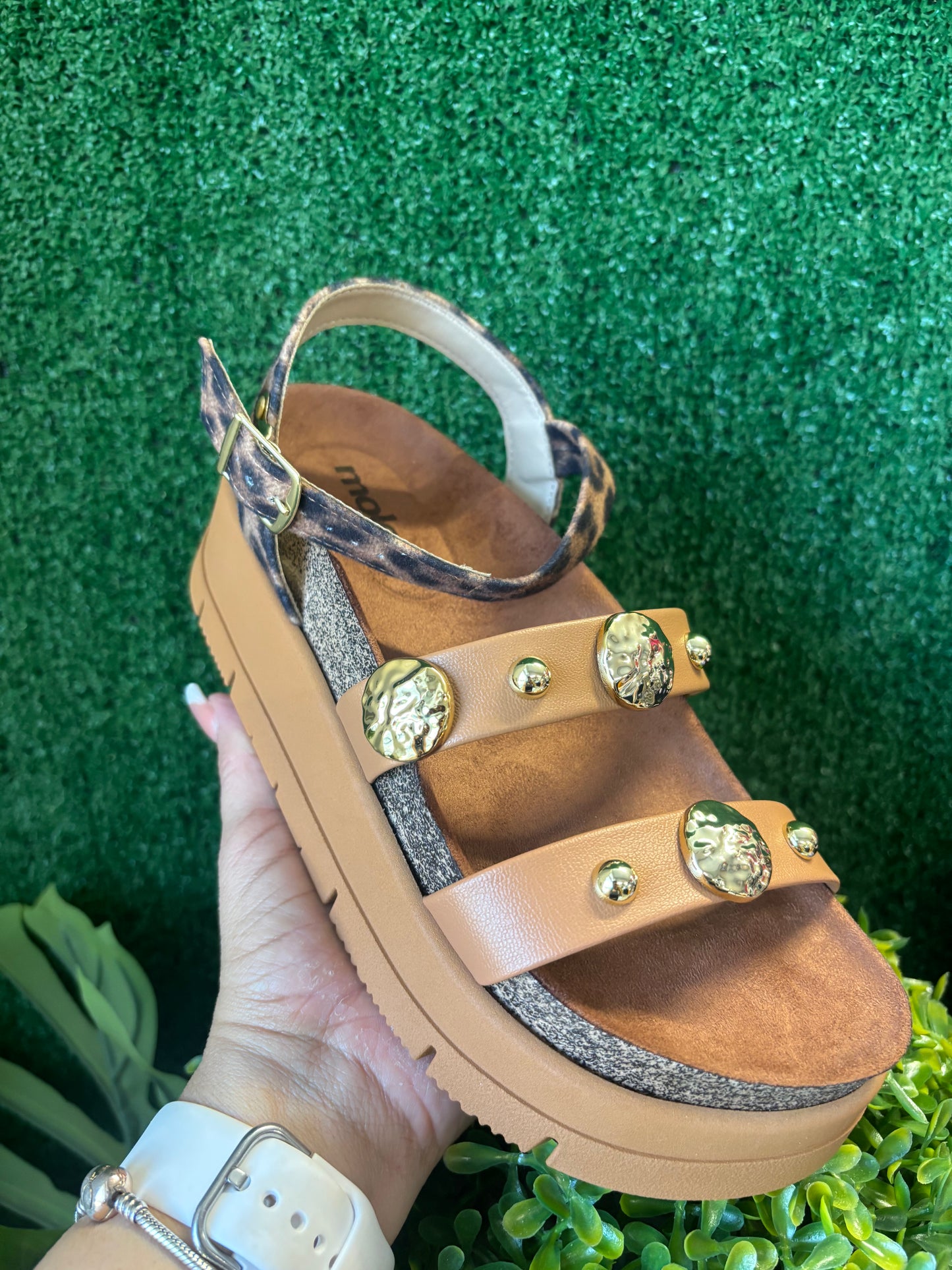 Moleca Brown plataforma